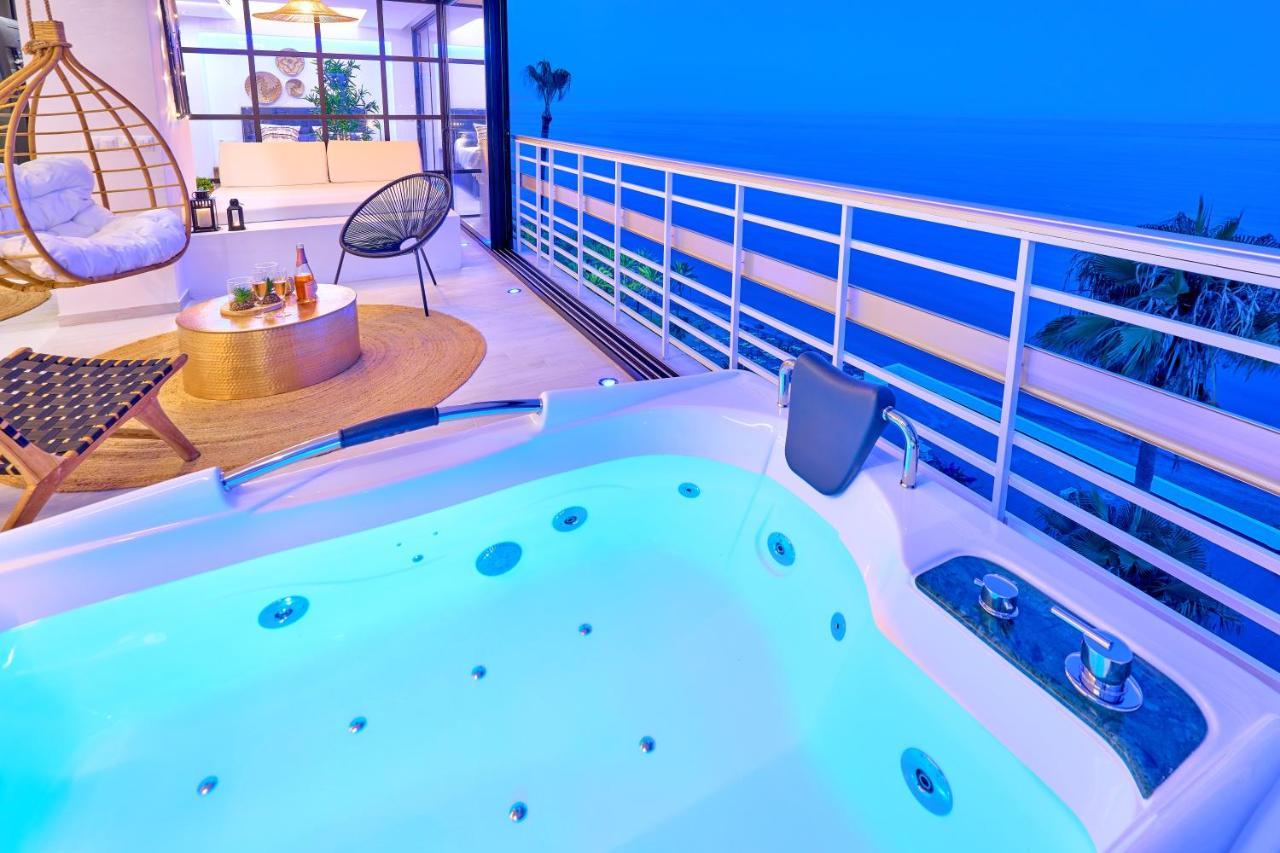 Savanna Beach. Amazing Apartment With Jacuzzi Торремолинос Экстерьер фото